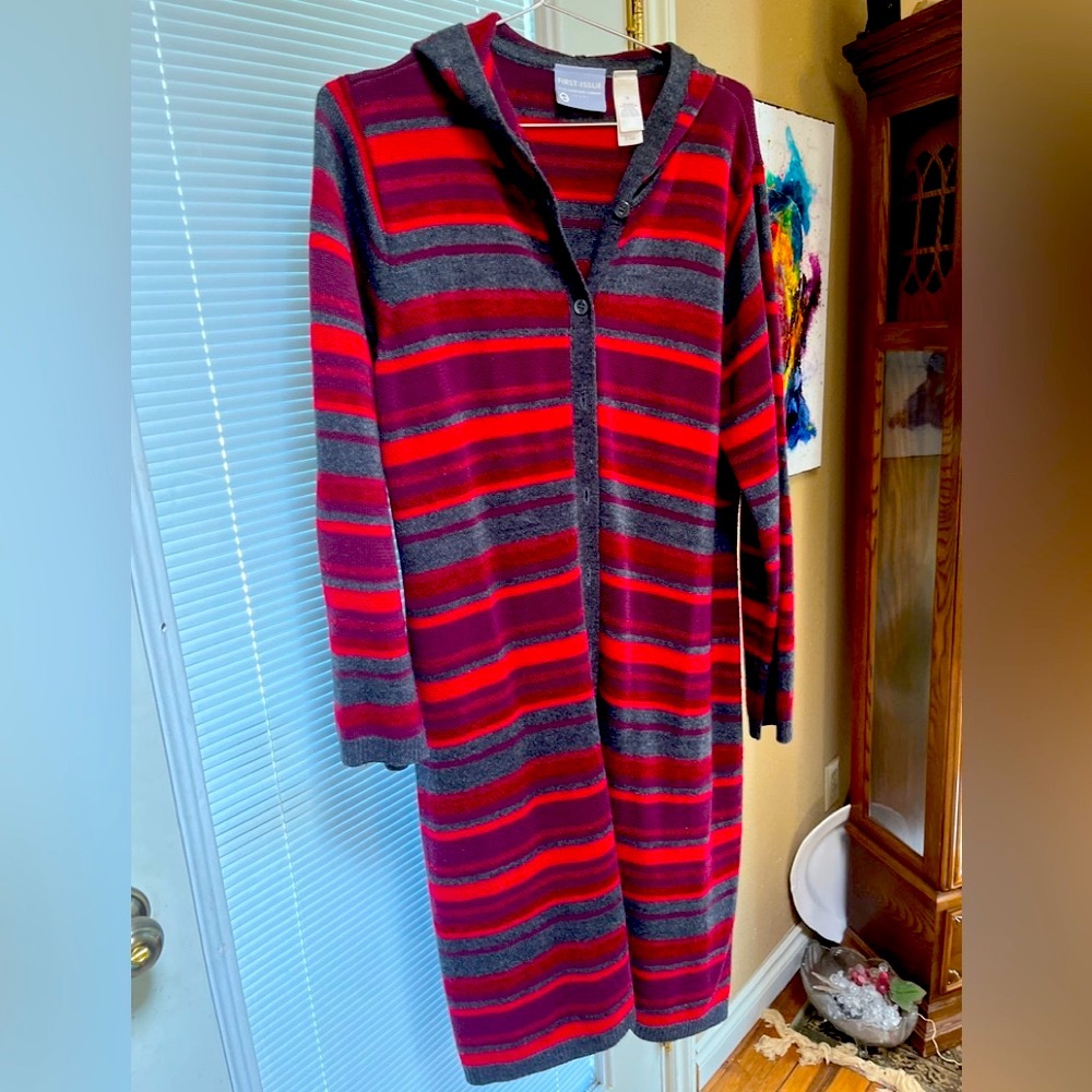 NWOT Liz Claiborne Red and Gray Knit Cardigan